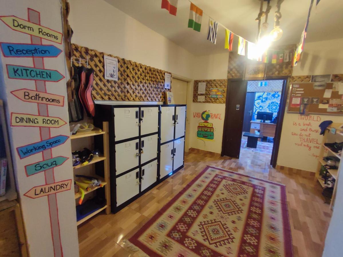 Hakaia Community Hostel Акаба Екстериор снимка