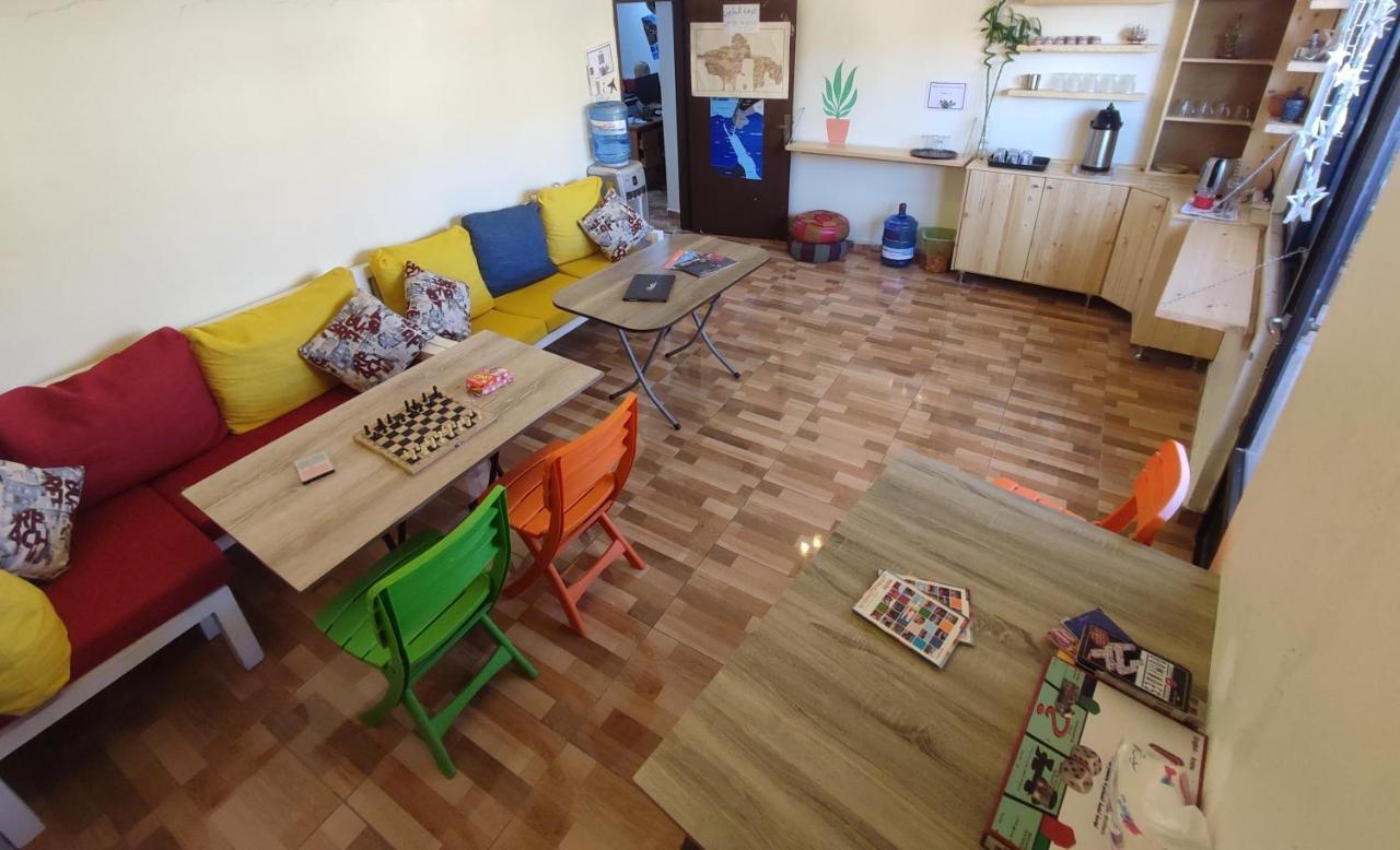 Hakaia Community Hostel Акаба Екстериор снимка