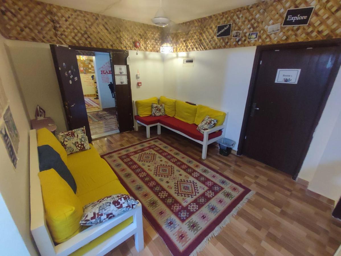 Hakaia Community Hostel Акаба Екстериор снимка