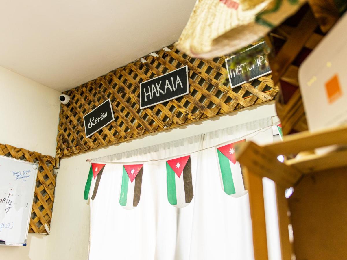 Hakaia Community Hostel Акаба Екстериор снимка
