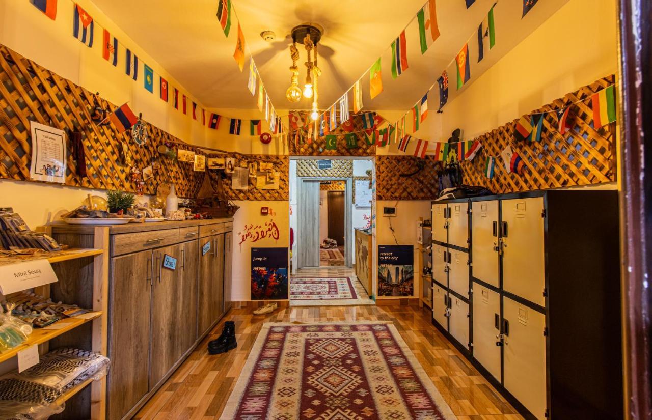Hakaia Community Hostel Акаба Екстериор снимка