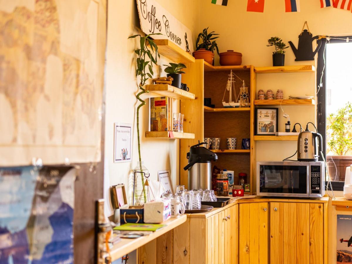 Hakaia Community Hostel Акаба Екстериор снимка