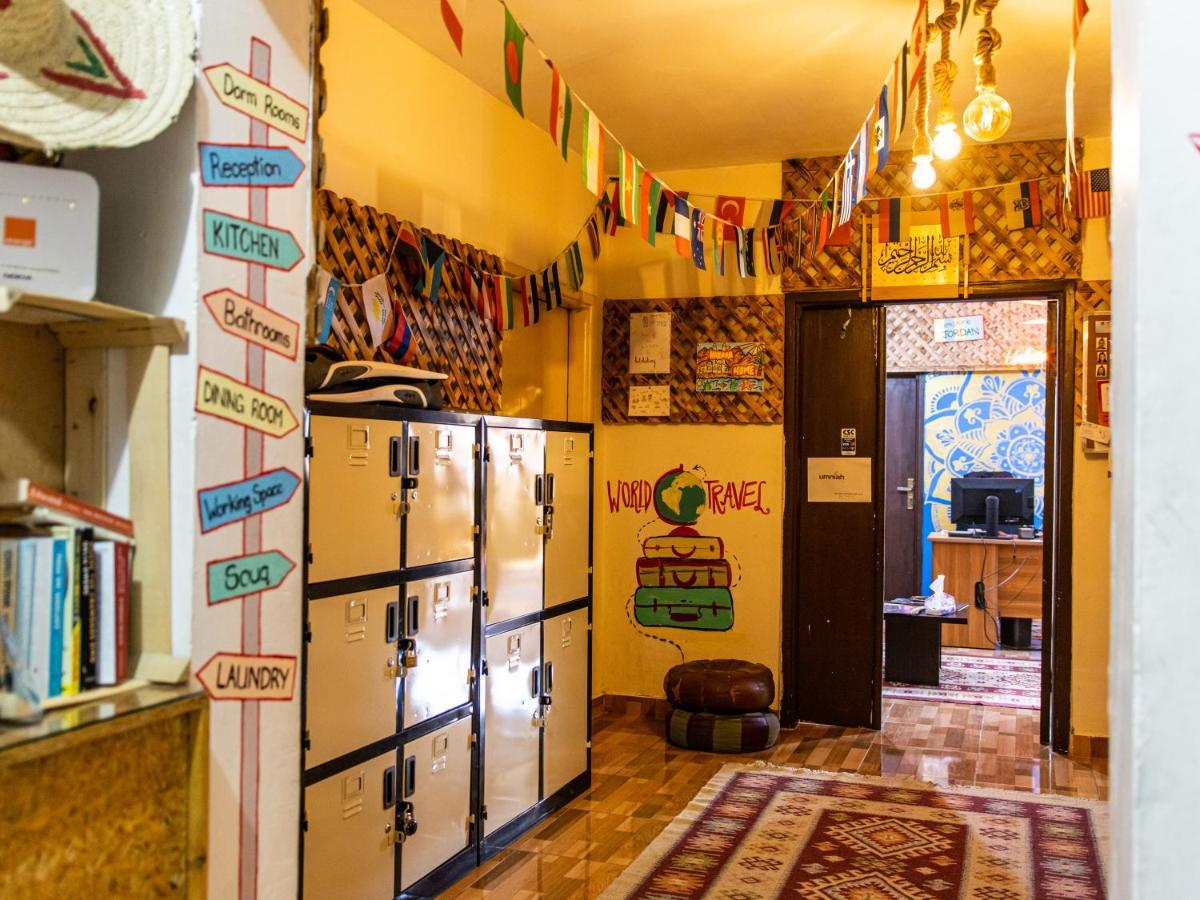 Hakaia Community Hostel Акаба Екстериор снимка