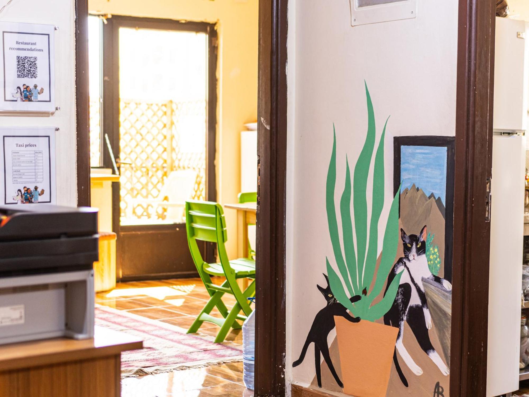 Hakaia Community Hostel Акаба Екстериор снимка
