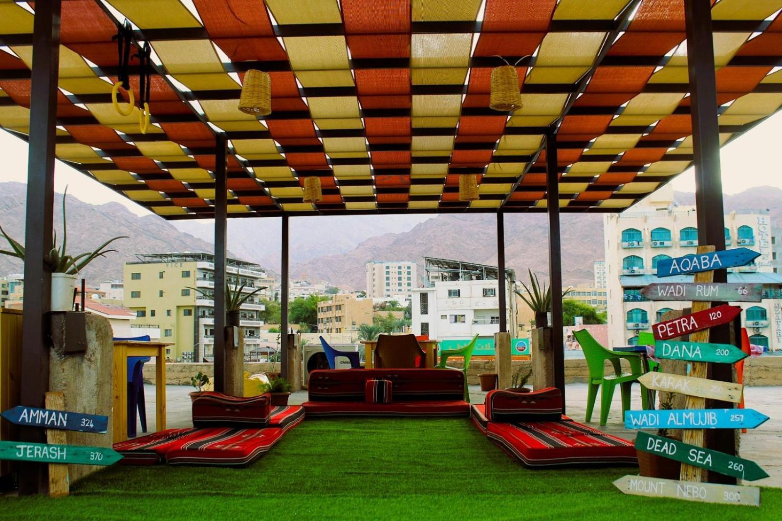 Hakaia Community Hostel Акаба Екстериор снимка